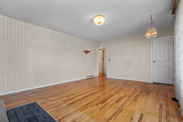 Sandy, UT 84094,8284 S 745 E