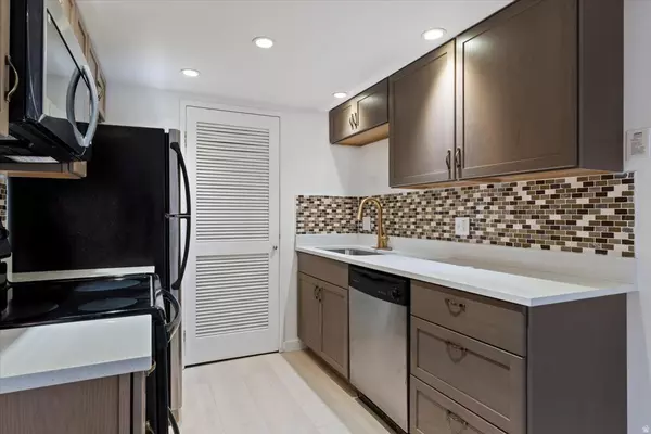 Salt Lake City, UT 84102,115 S 1100 E #614