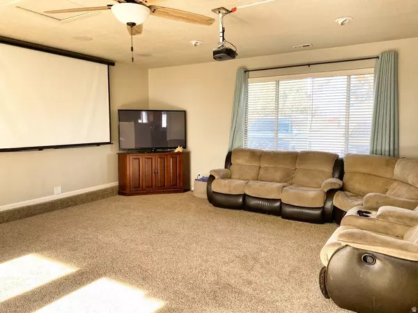 Vernal, UT 84078,2020 E 3500 S