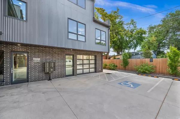 Salt Lake City, UT 84102,810 E 800 S #204