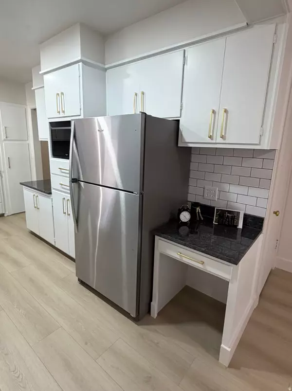 Ogden, UT 84403,3374 ECCLES E