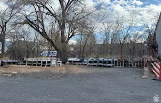 Murray, UT 84107,4893 S COMMERCE DR #A