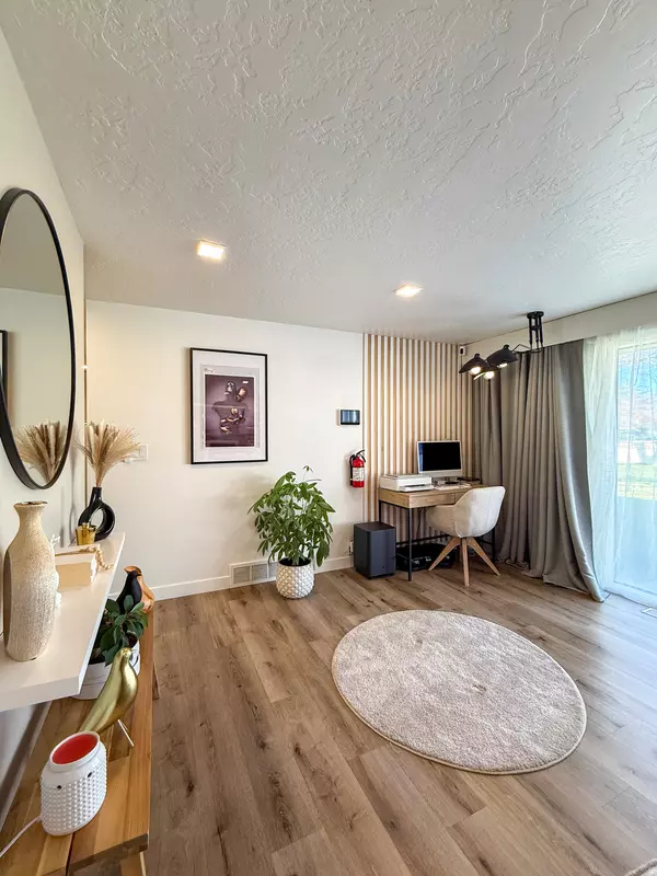 Orem, UT 84097,483 E 400 S