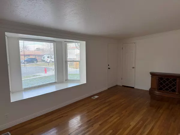 West Valley City, UT 84120,4460 S JILLS PL