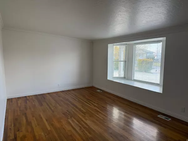 West Valley City, UT 84120,4460 S JILLS PL