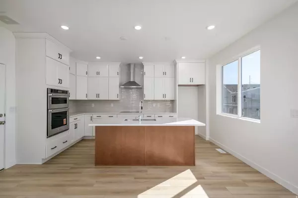 Murray, UT 84123,913 W BULLION ST #10