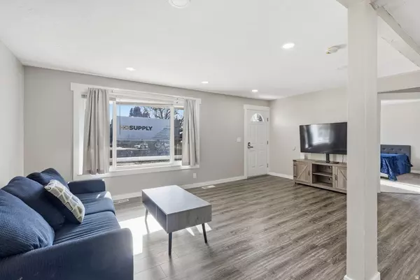 Provo, UT 84606,919 E 300 S