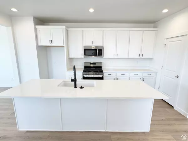 South Jordan, UT 84009,6642 W 11800 S