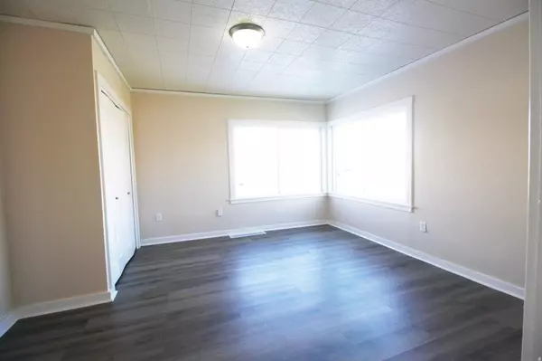 Vernal, UT 84078,117 W 100 S