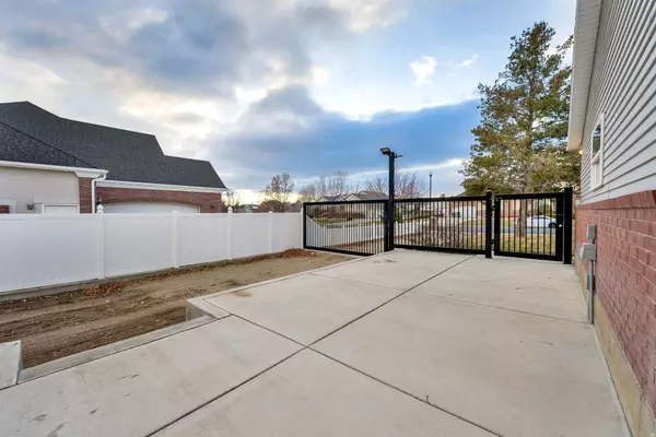 Sandy, UT 84092,11545 S HAGAN RD