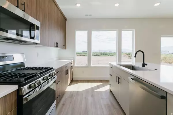 Nibley, UT 84321,3308 S 1000 W