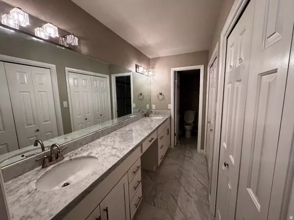 Holladay, UT 84121,6414 S 1680 E