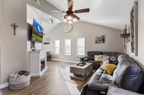 Clearfield, UT 84015,24 N 1050 W