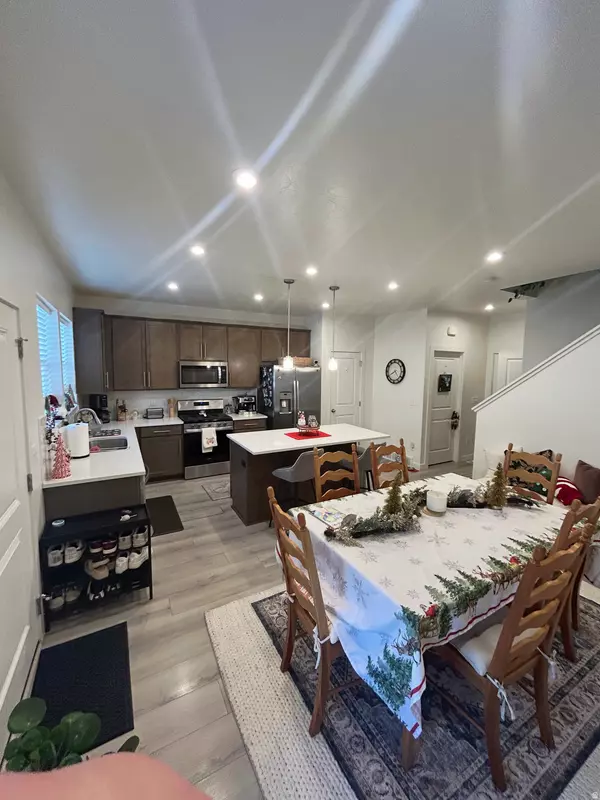 Eagle Mountain, UT 84005,9363 N VERNHAM LN