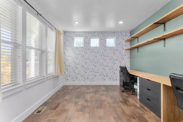 Orem, UT 84097,784 E 1700 S