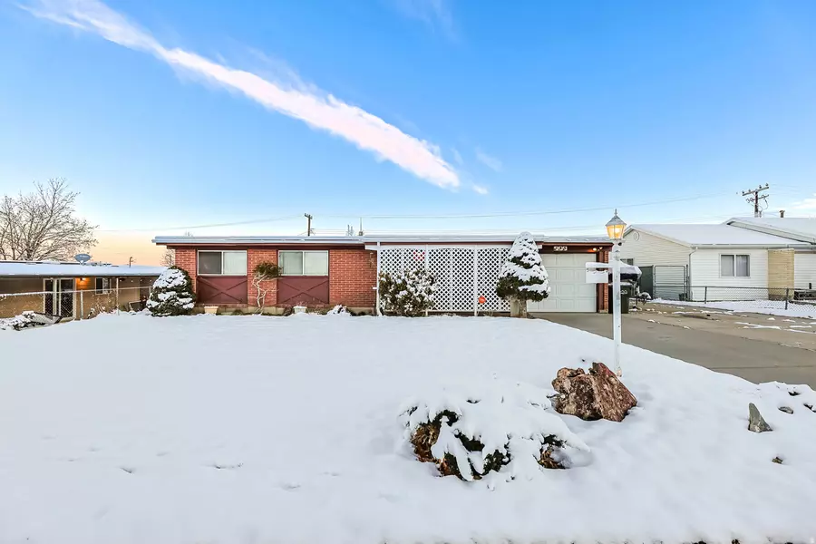 185 CREST CIR, Tooele, UT 84074