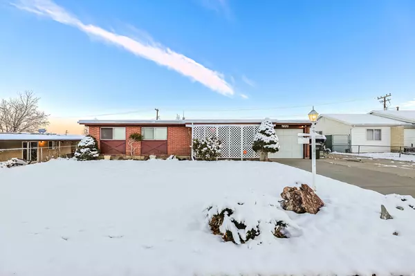185 CREST CIR, Tooele, UT 84074