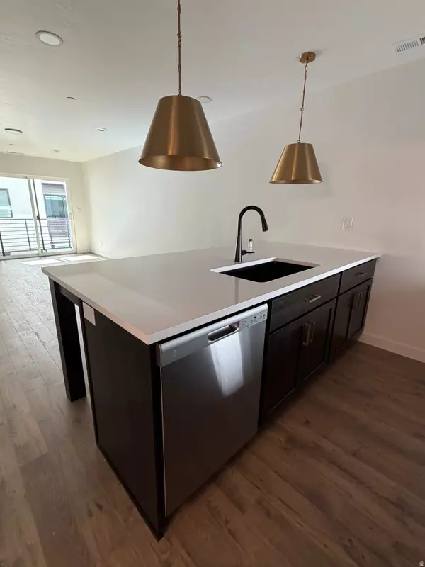 Salt Lake City, UT 84104,1590 S 900 W