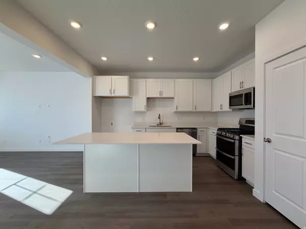 Eagle Mountain, UT 84005,2162 W STARDEW ST #540