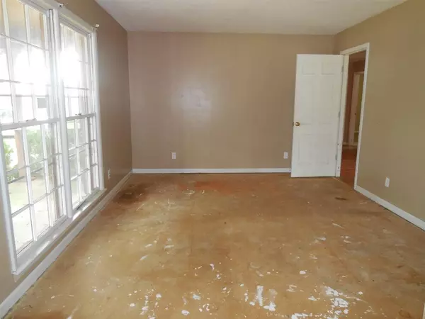 Arab, AL 35016,105 Shoal Creek Trail