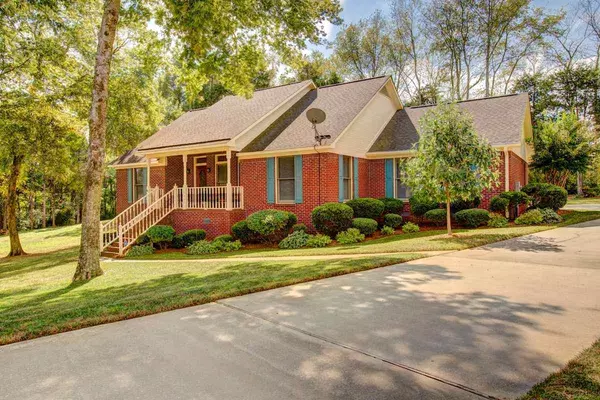 10303 Wayside Drive, Huntsville, AL 35810