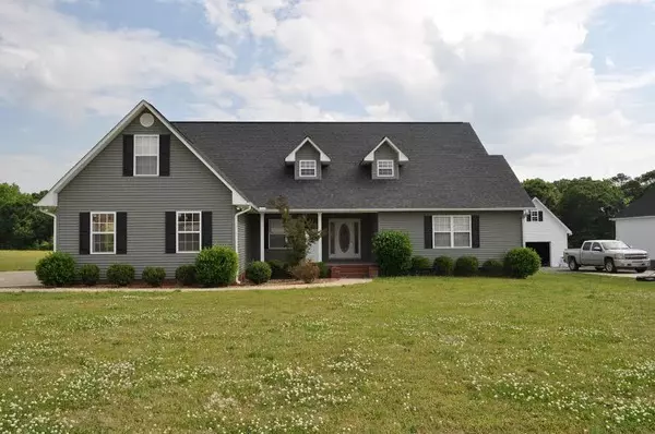 101 Berkshire Lane, Albertville, AL 35950