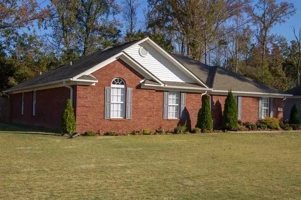 New Market, AL 35761,176 Bucks Pocket Drive