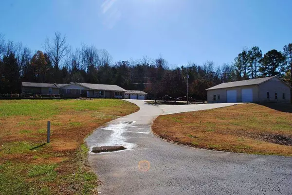 25480 County Road 460, Trinity, AL 35673