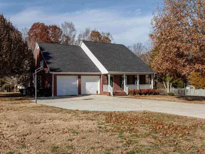 15805 Estate Drive, Athens, AL 35613