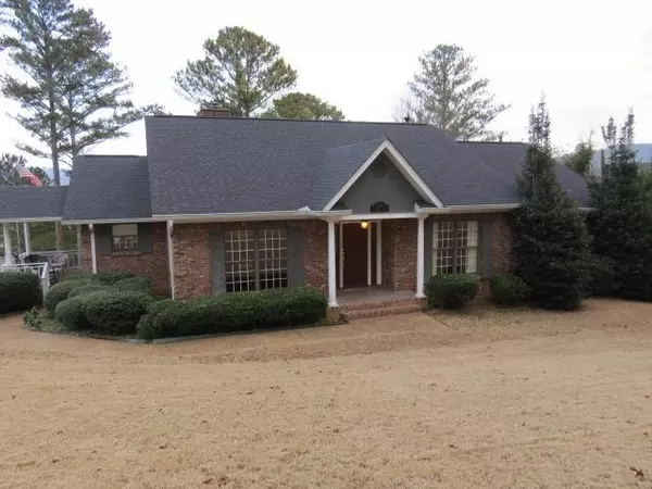 3476 Creek Circle, Guntersville, AL 35976