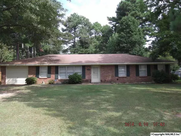 2104 SE Woodmont Avenue, Decatur, AL 35601