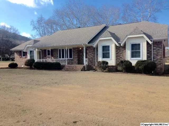 5644 Pawnee Circle, Guntersville, AL 35976