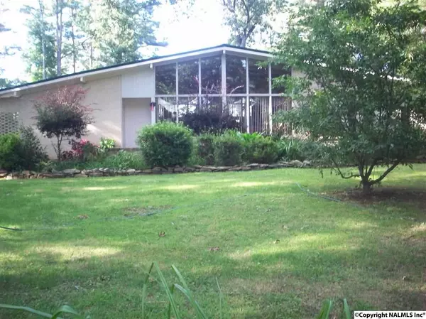 307 Golfview Drive, Arab, AL 35016