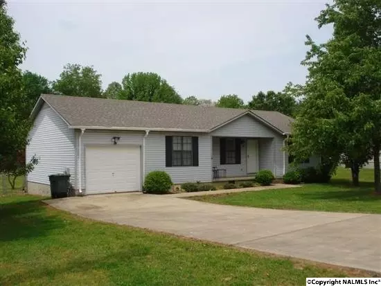 106 Quiet Lane, Hazel Green, AL 35750