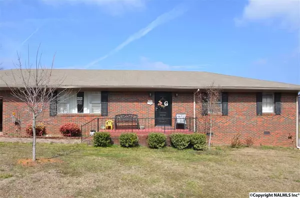 112 Becky Allen Circle, Rainbow City, AL 35906