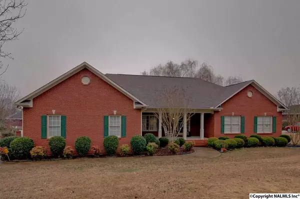 2362 Little Cove Road, Owens Cross Roads, AL 35763