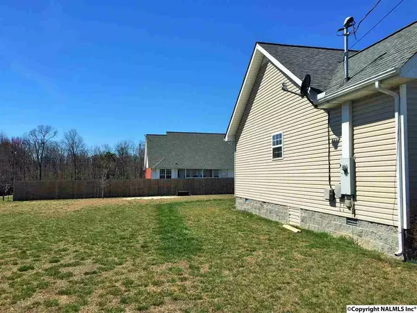 Rainsville, AL 35986,68 Mandi Lane