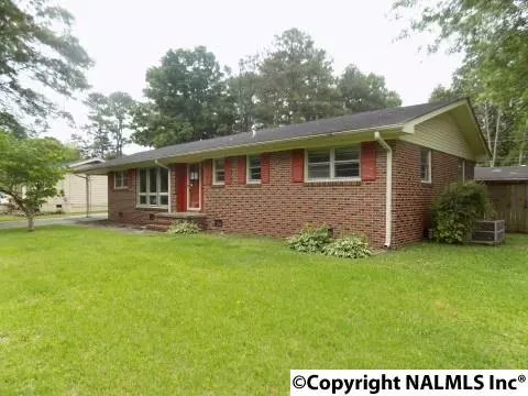 Decatur, AL 35601,609 SW Martha Street