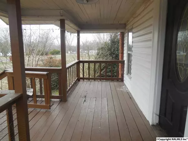 Rainsville, AL 35986,89 Moe Street