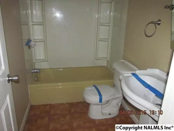 Rainsville, AL 35986,52 W Dilbeck Road