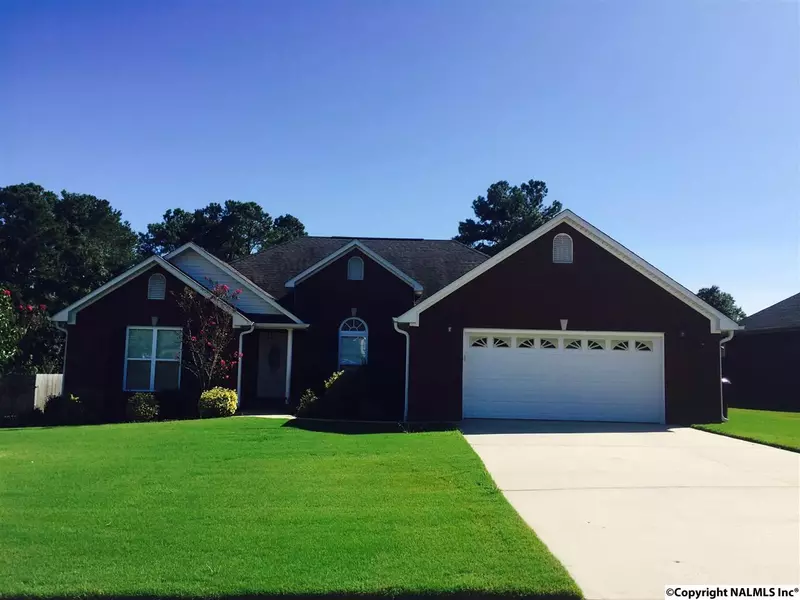 1220 Hunter Lane, Hartselle, AL 35640