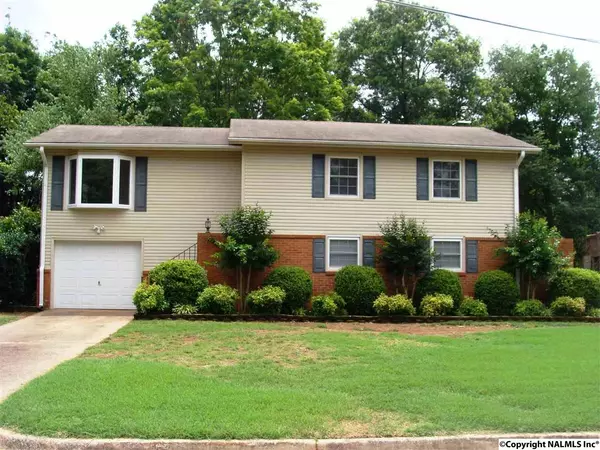 208 SE Cumberland Drive, Huntsville, AL 35803