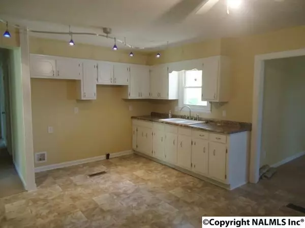 Boaz, AL 35957,904 Adams Street