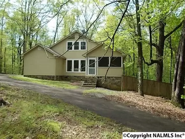 289 Laurel Lane, Gurley, AL 35748