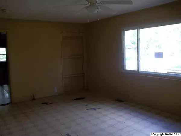 Rainsville, AL 35986,213 White Street