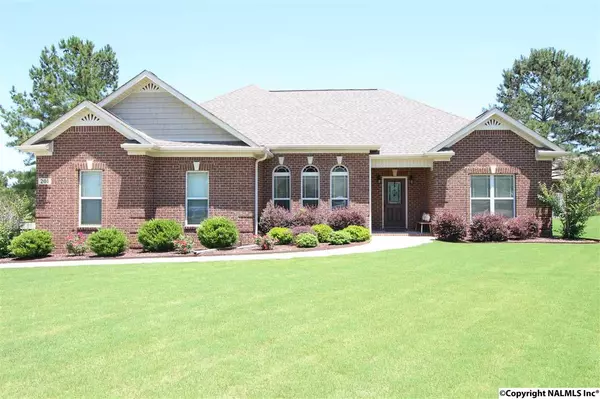 201 Johnny Barber Dr, Huntsville, AL 35811