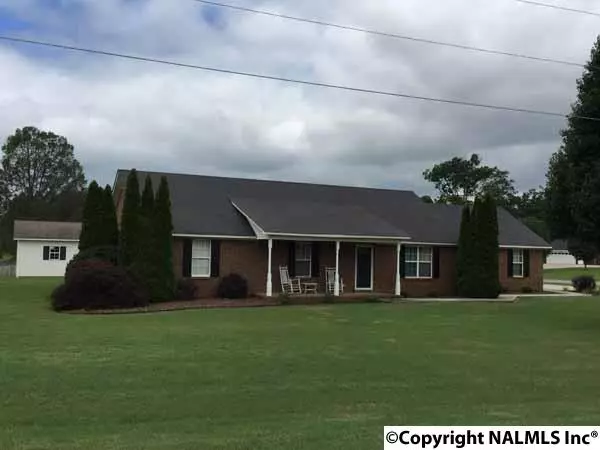 61 County Road 390, Trinity, AL 35673