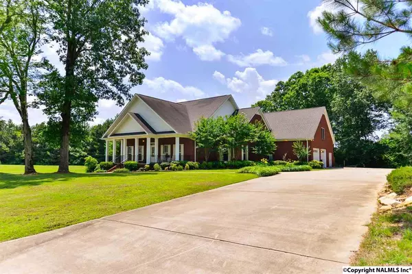 Hartselle, AL 35640,2707 Stone Hills Drive