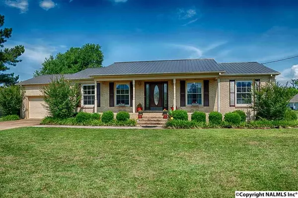 4285 Woods Cove Road, Scottsboro, AL 35768