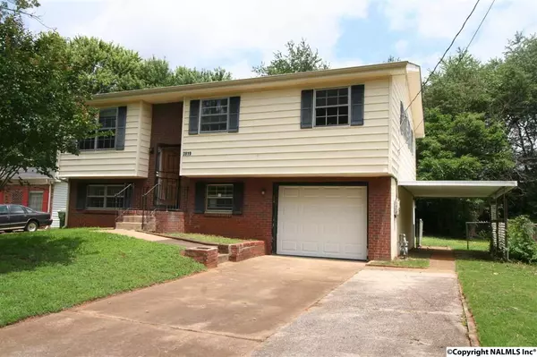 3919 SW Mccalley Place, Huntsville, AL 35805